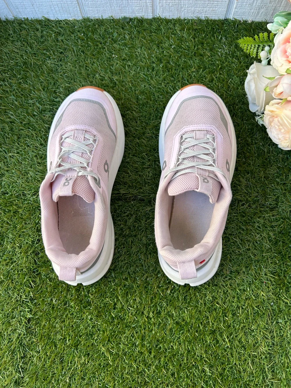 On Running Cloudnova Peony | Iceberg  $130 size kid 2 preowned